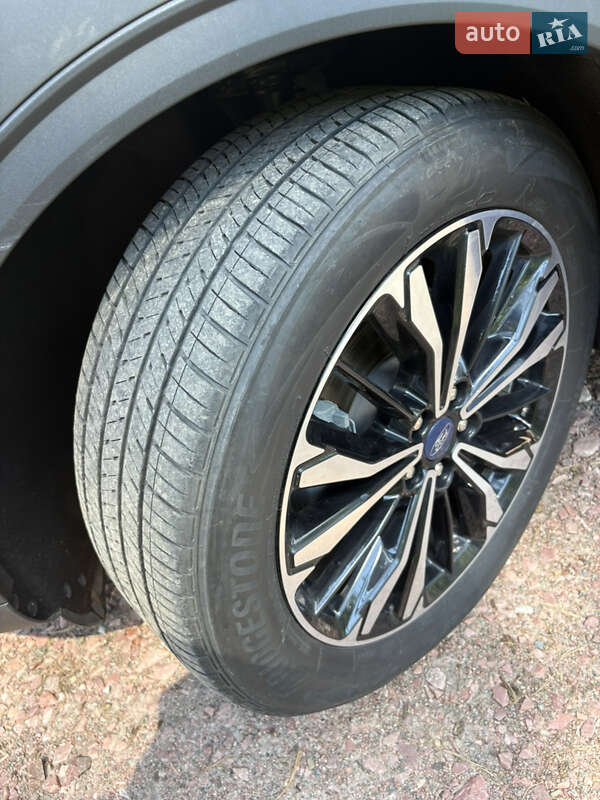 Внедорожник / Кроссовер Ford Escape 2021 в Киеве