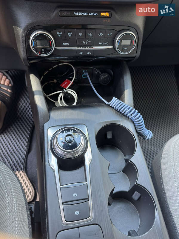 Внедорожник / Кроссовер Ford Escape 2021 в Киеве