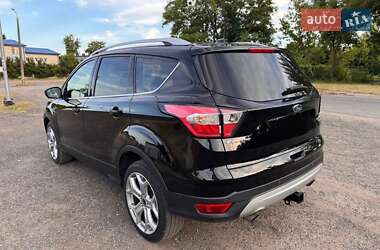 Внедорожник / Кроссовер Ford Escape 2019 в 