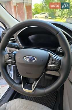Внедорожник / Кроссовер Ford Escape 2023 в 