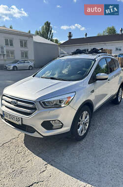Позашляховик / Кросовер Ford Escape 2017 в Києві