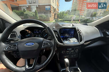 Внедорожник / Кроссовер Ford Escape 2016 в 