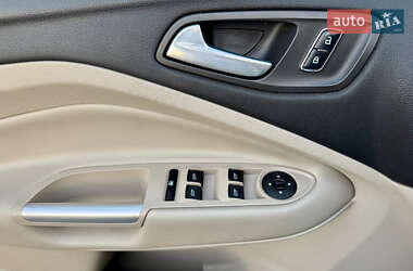 Внедорожник / Кроссовер Ford Escape 2014 в 