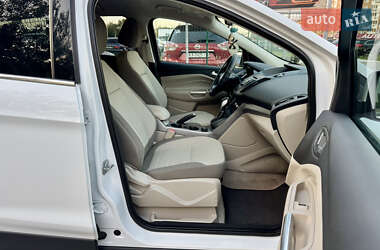 Внедорожник / Кроссовер Ford Escape 2014 в 