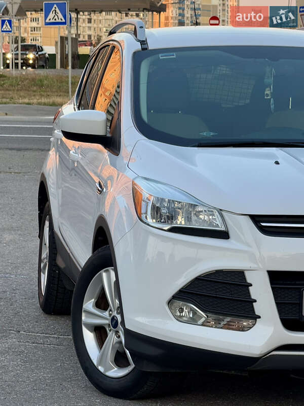 Внедорожник / Кроссовер Ford Escape 2014 в Киеве