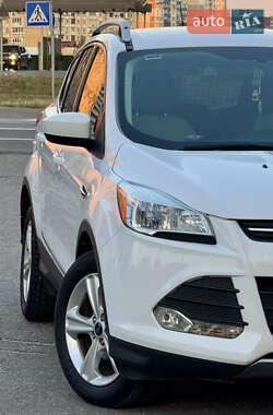 Внедорожник / Кроссовер Ford Escape 2014 в 