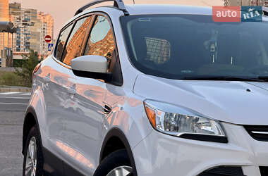 Внедорожник / Кроссовер Ford Escape 2014 в 