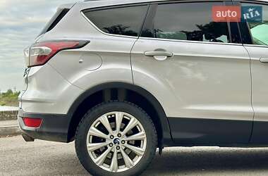 Внедорожник / Кроссовер Ford Escape 2016 в 