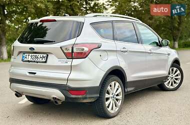 Внедорожник / Кроссовер Ford Escape 2016 в 