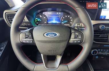 Внедорожник / Кроссовер Ford Escape 2022 в 