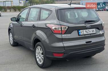 Внедорожник / Кроссовер Ford Escape 2017 в 