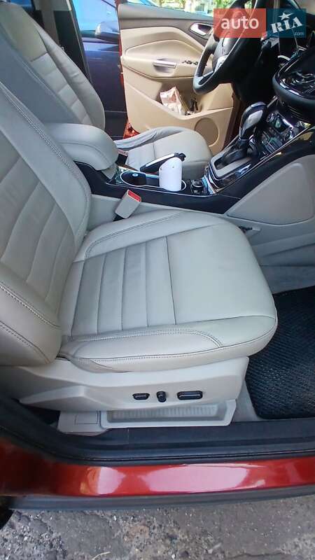 Внедорожник / Кроссовер Ford Escape 2016 в Киеве