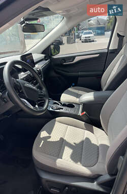 Внедорожник / Кроссовер Ford Escape 2022 в 