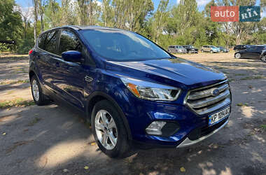 Внедорожник / Кроссовер Ford Escape 2016 в 
