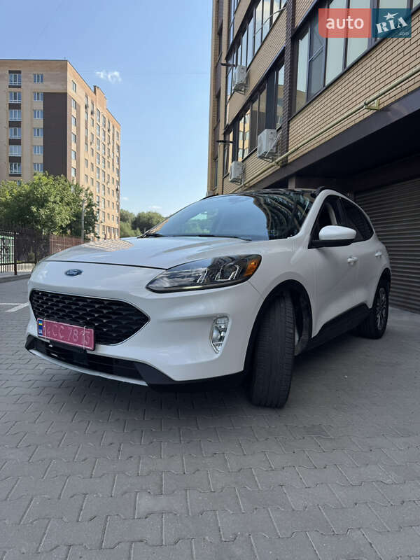 Внедорожник / Кроссовер Ford Escape 2020 в 