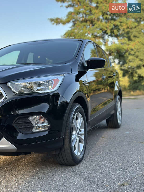 Внедорожник / Кроссовер Ford Escape 2017 в Лубнах