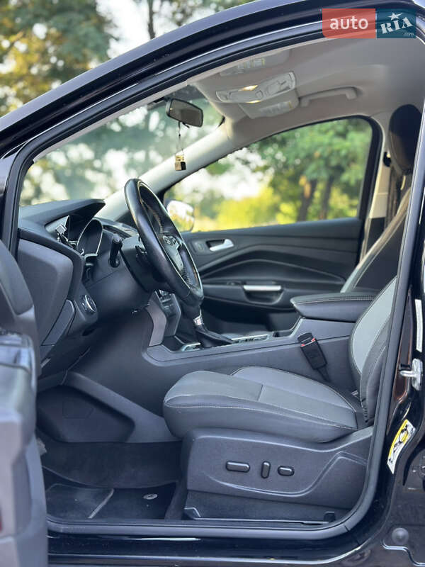 Внедорожник / Кроссовер Ford Escape 2017 в Лубнах