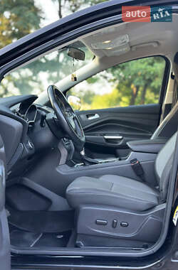 Внедорожник / Кроссовер Ford Escape 2017 в 
