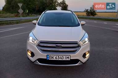 Внедорожник / Кроссовер Ford Escape 2018 в 