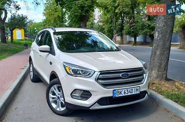 Внедорожник / Кроссовер Ford Escape 2018 в Могилев-Подольске