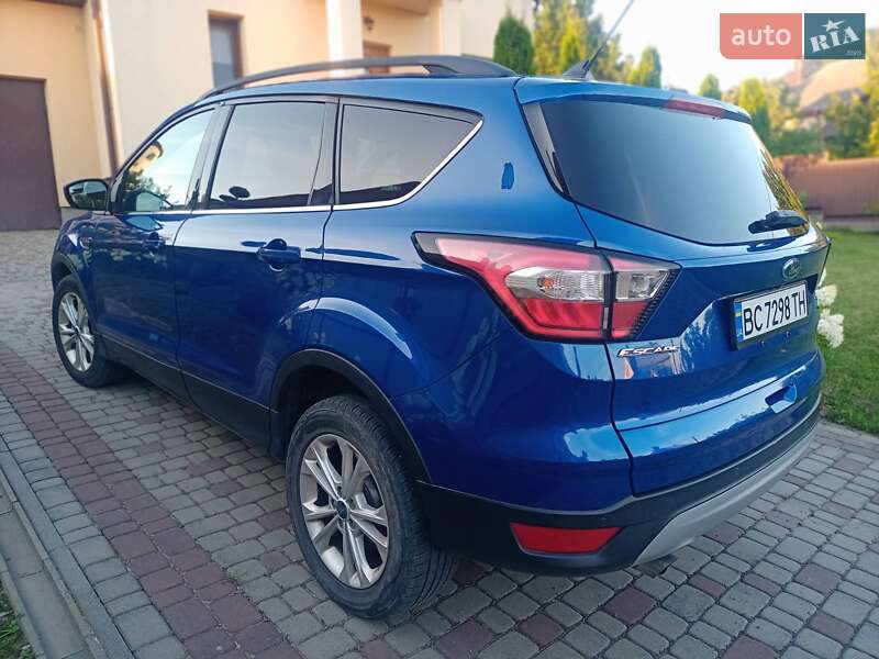 Внедорожник / Кроссовер Ford Escape 2018 в Львове