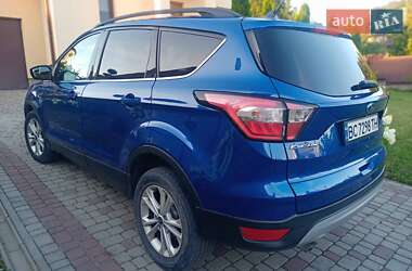 Внедорожник / Кроссовер Ford Escape 2018 в 