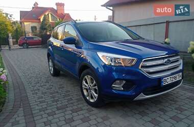 Внедорожник / Кроссовер Ford Escape 2018 в 