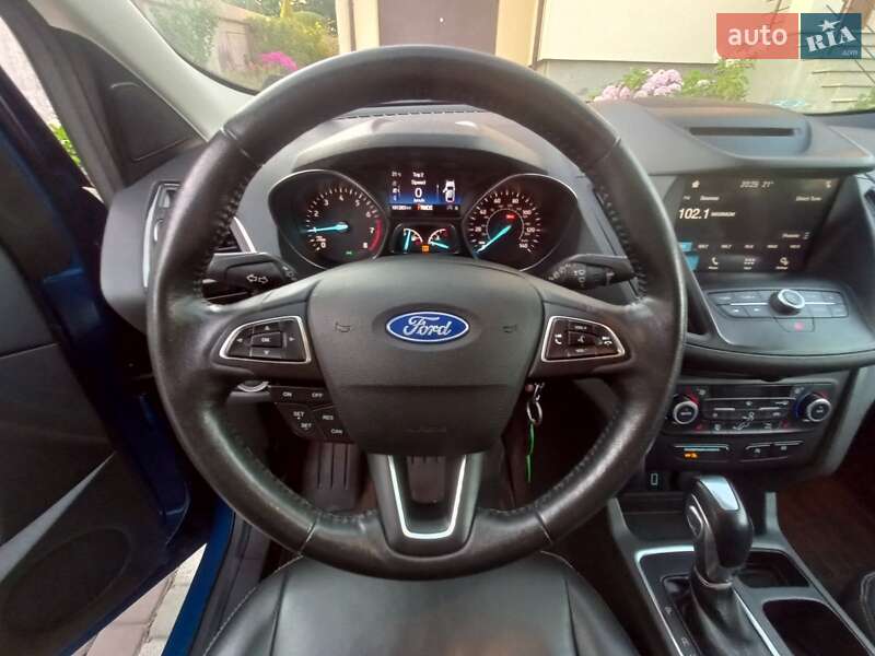 Внедорожник / Кроссовер Ford Escape 2018 в Львове