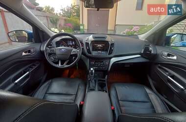 Внедорожник / Кроссовер Ford Escape 2018 в 