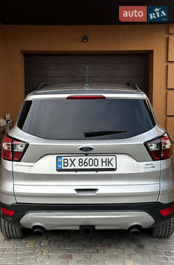 Внедорожник / Кроссовер Ford Escape 2018 в 