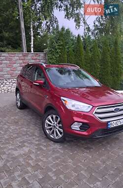 Внедорожник / Кроссовер Ford Escape 2018 в 