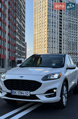 Внедорожник / Кроссовер Ford Escape 2021 в 