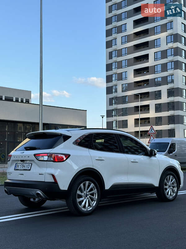 Внедорожник / Кроссовер Ford Escape 2021 в Киеве