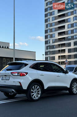 Внедорожник / Кроссовер Ford Escape 2021 в 