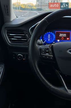 Внедорожник / Кроссовер Ford Escape 2021 в 