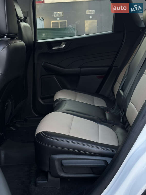 Внедорожник / Кроссовер Ford Escape 2021 в Киеве
