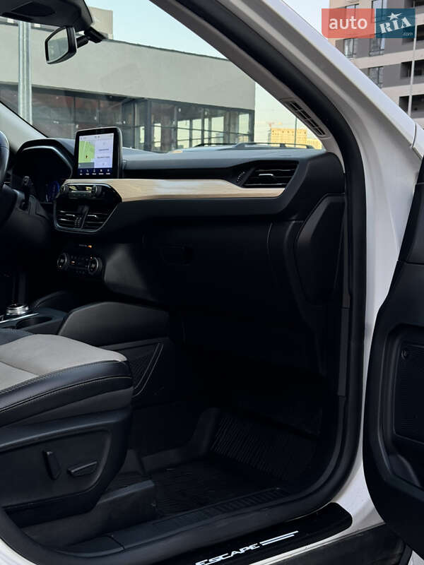Внедорожник / Кроссовер Ford Escape 2021 в Киеве