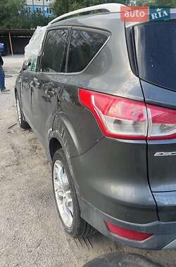 Внедорожник / Кроссовер Ford Escape 2015 в Днепре