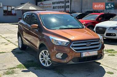 Внедорожник / Кроссовер Ford Escape 2016 в 