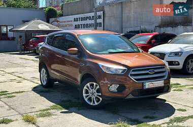Внедорожник / Кроссовер Ford Escape 2016 в 