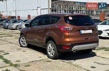 Внедорожник / Кроссовер Ford Escape 2016 в 