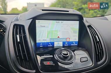 Внедорожник / Кроссовер Ford Escape 2018 в 
