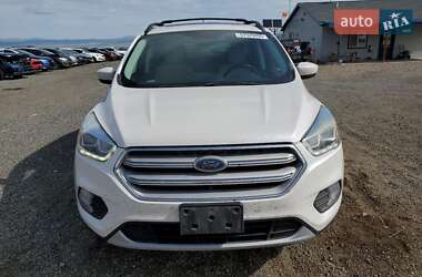 Внедорожник / Кроссовер Ford Escape 2018 в 