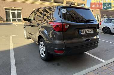 Внедорожник / Кроссовер Ford Escape 2018 в 
