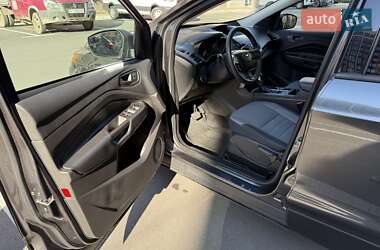 Внедорожник / Кроссовер Ford Escape 2018 в 