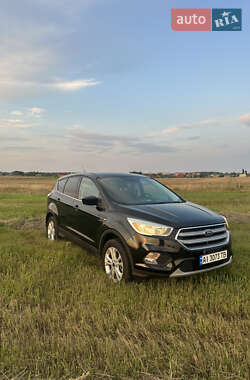 Внедорожник / Кроссовер Ford Escape 2016 в 