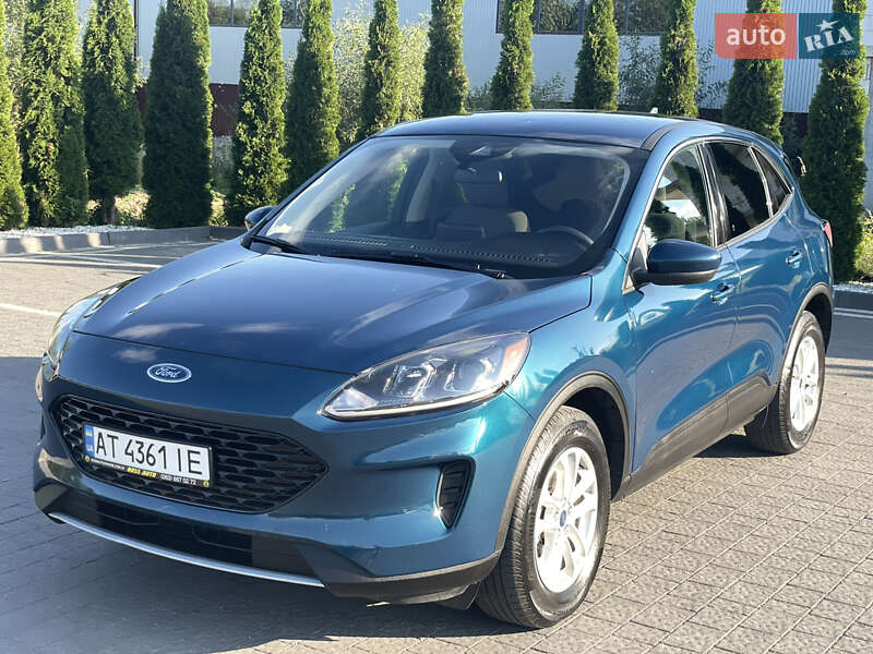 Внедорожник / Кроссовер Ford Escape 2020 в Надворной