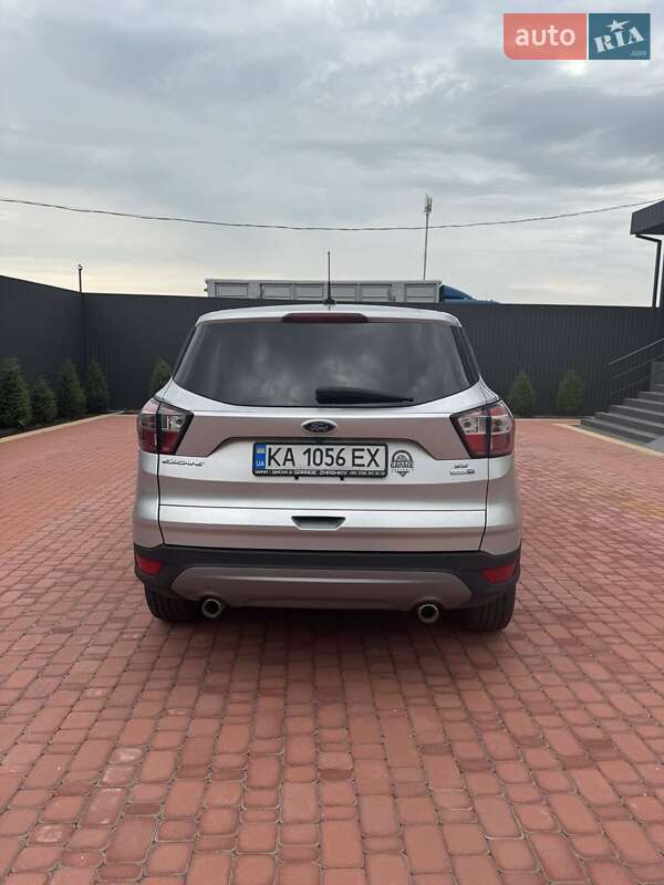 Внедорожник / Кроссовер Ford Escape 2017 в Жашкове