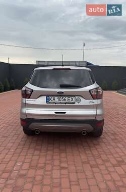Внедорожник / Кроссовер Ford Escape 2017 в 