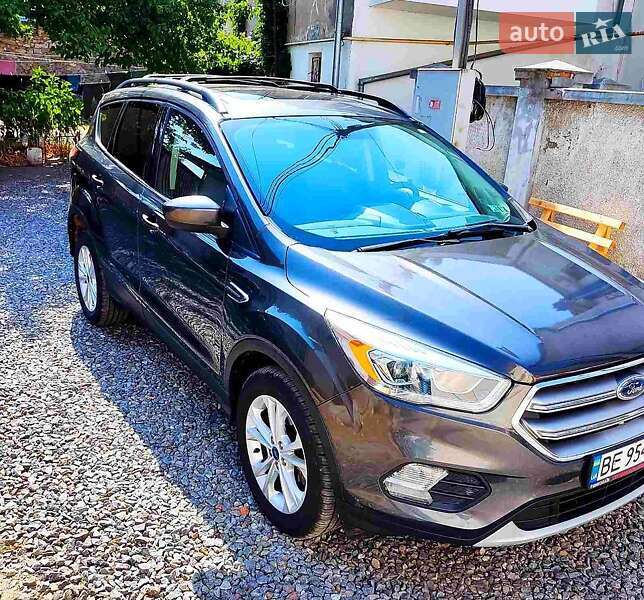Внедорожник / Кроссовер Ford Escape 2016 в 